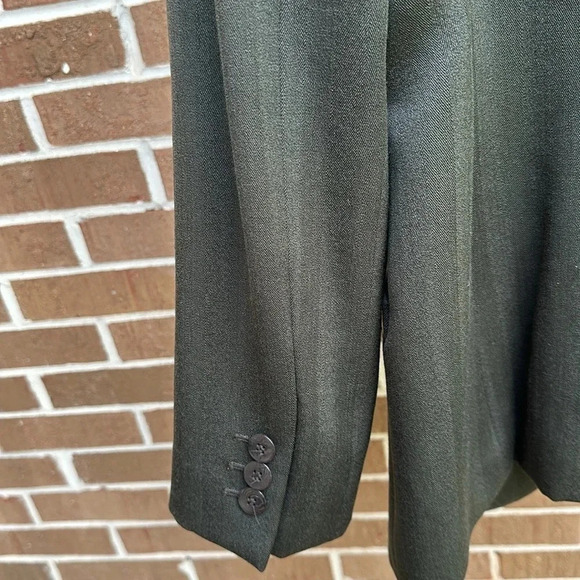 Armani Collezioni Dark Gray Suit Jacket - Size 6 - Elegant and Stylish! - Picture 7 of 9